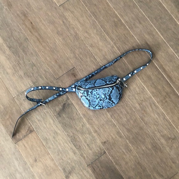 2/40$ 🛍 NWOT Zara fanny pack - Picture 3 of 3